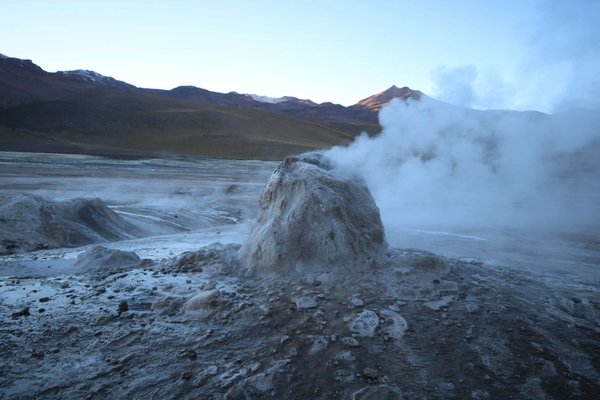Quel est le meilleur moyen de voir les geysers et les sources chaudes en Islande?